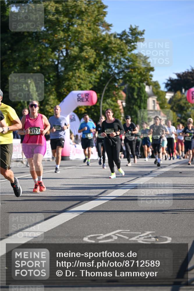 07.09.2025 - BARMER Alsterlauf Dr. Thomas Lammeyer http://msf.ph/oto/8712589 07.09.2025 09:42:30 Laufen 26173, 6173, 4667 meine-sportfotos.de