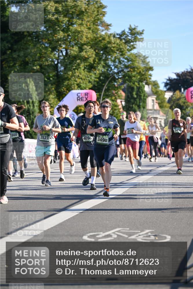07.09.2025 - BARMER Alsterlauf Dr. Thomas Lammeyer http://msf.ph/oto/8712623 07.09.2025 09:42:36 Laufen 342, 2860, 2523, 4260, 3490, 3455 meine-sportfotos.de