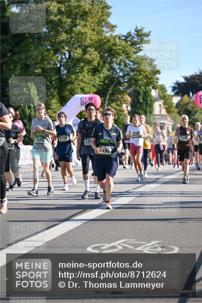 07.09.2025 - BARMER Alsterlauf Dr. Thomas Lammeyer http://msf.ph/oto/8712624 07.09.2025 09:42:36 Laufen 360, 2523, 5759, 426, 3490, 3428, 54, 3455 meine-sportfotos.de