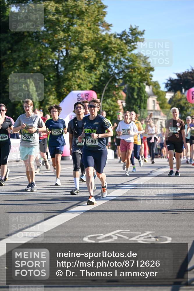 07.09.2025 - BARMER Alsterlauf Dr. Thomas Lammeyer http://msf.ph/oto/8712626 07.09.2025 09:42:36 Laufen 2860, 2523, 5759, 26, 3490, 342, 3455 meine-sportfotos.de