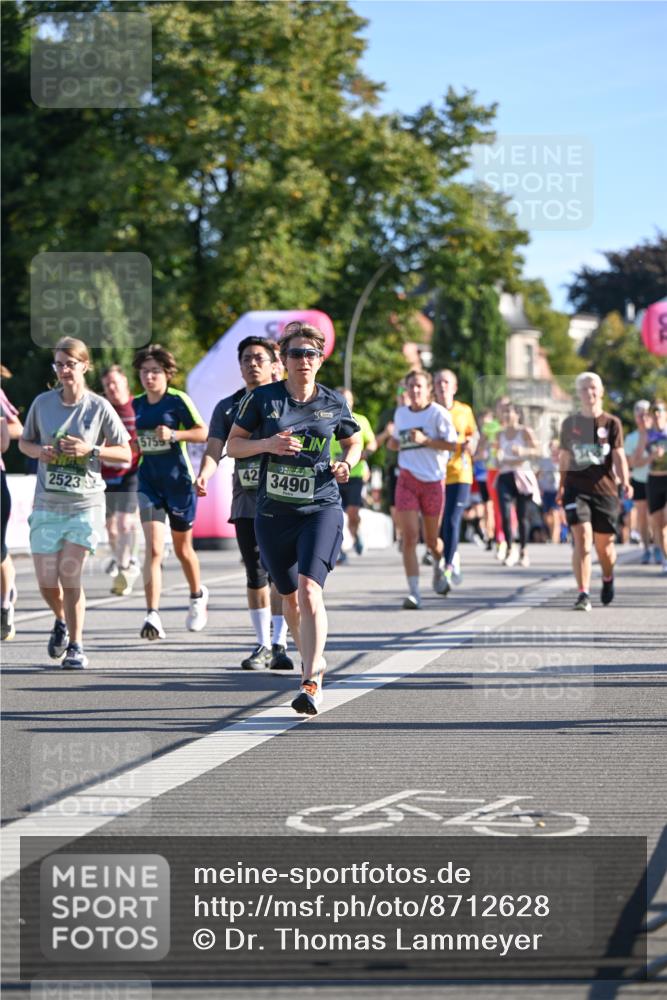07.09.2025 - BARMER Alsterlauf Dr. Thomas Lammeyer http://msf.ph/oto/8712628 07.09.2025 09:42:36 Laufen 2523, 5755, 42, 3490 meine-sportfotos.de