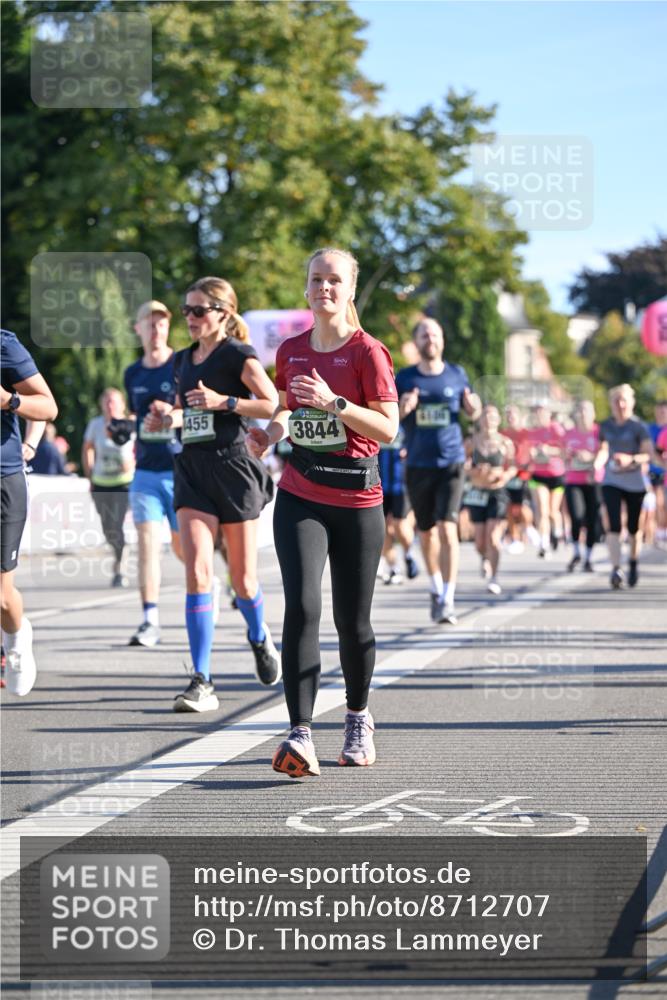 07.09.2025 - BARMER Alsterlauf Dr. Thomas Lammeyer http://msf.ph/oto/8712707 07.09.2025 09:42:51 Laufen 455, 3844, 4130 meine-sportfotos.de