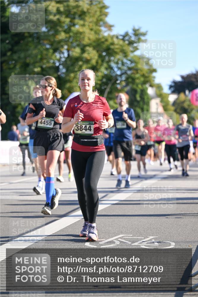 07.09.2025 - BARMER Alsterlauf Dr. Thomas Lammeyer http://msf.ph/oto/8712709 07.09.2025 09:42:51 Laufen 4455, 3844 meine-sportfotos.de