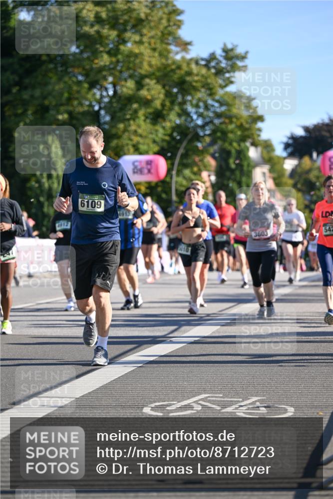 07.09.2025 - BARMER Alsterlauf Dr. Thomas Lammeyer http://msf.ph/oto/8712723 07.09.2025 09:42:53 Laufen 6109, 4915, 542, 3603, 2010 meine-sportfotos.de