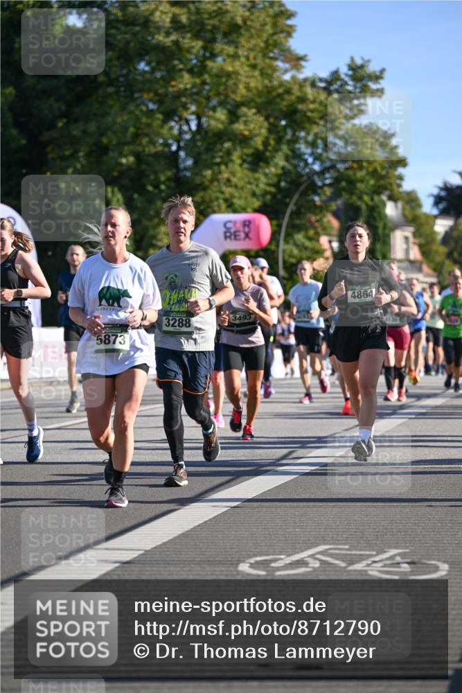 07.09.2025 - BARMER Alsterlauf Dr. Thomas Lammeyer http://msf.ph/oto/8712790 07.09.2025 09:43:06 Laufen 3288, 3, 3493, 5873, 4864 meine-sportfotos.de