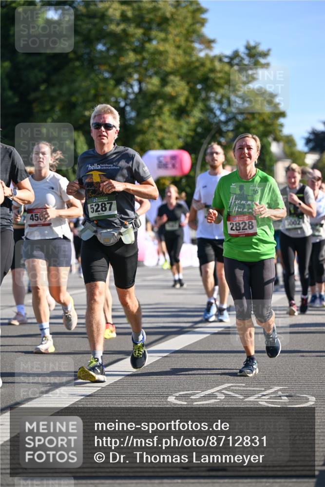 07.09.2025 - BARMER Alsterlauf Dr. Thomas Lammeyer http://msf.ph/oto/8712831 07.09.2025 09:43:13 Laufen 450, 5287, 2828, 3002 meine-sportfotos.de
