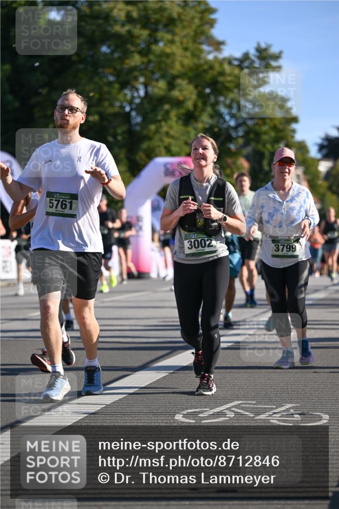 07.09.2025 - BARMER Alsterlauf Dr. Thomas Lammeyer http://msf.ph/oto/8712846 07.09.2025 09:43:16 Laufen 6, 5761, 3002, 3799 meine-sportfotos.de