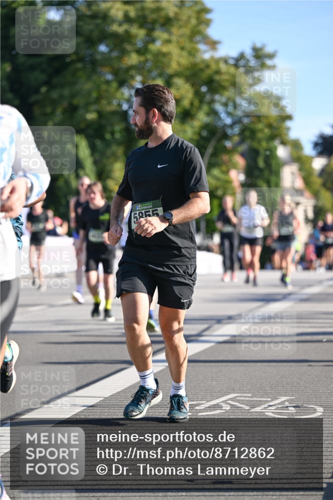 07.09.2025 - BARMER Alsterlauf Dr. Thomas Lammeyer http://msf.ph/oto/8712862 07.09.2025 09:43:18 Laufen 5255 meine-sportfotos.de