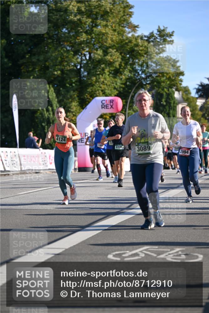 07.09.2025 - BARMER Alsterlauf Dr. Thomas Lammeyer http://msf.ph/oto/8712910 07.09.2025 09:43:26 Laufen 4124, 8106, 3089, 2994 meine-sportfotos.de