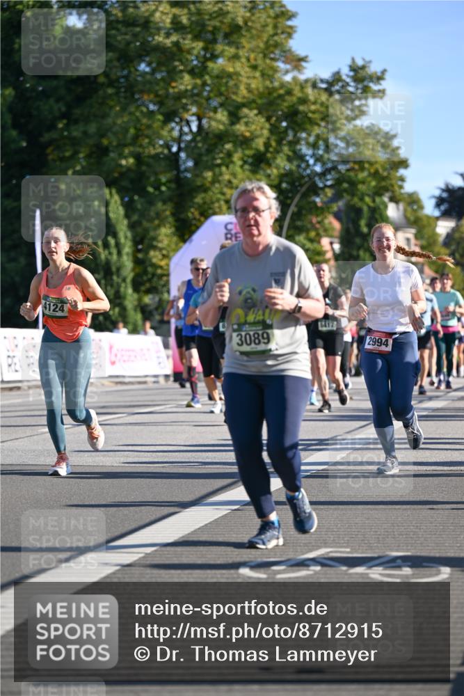 07.09.2025 - BARMER Alsterlauf Dr. Thomas Lammeyer http://msf.ph/oto/8712915 07.09.2025 09:43:27 Laufen 4124, 3089, 1417, 2994 meine-sportfotos.de