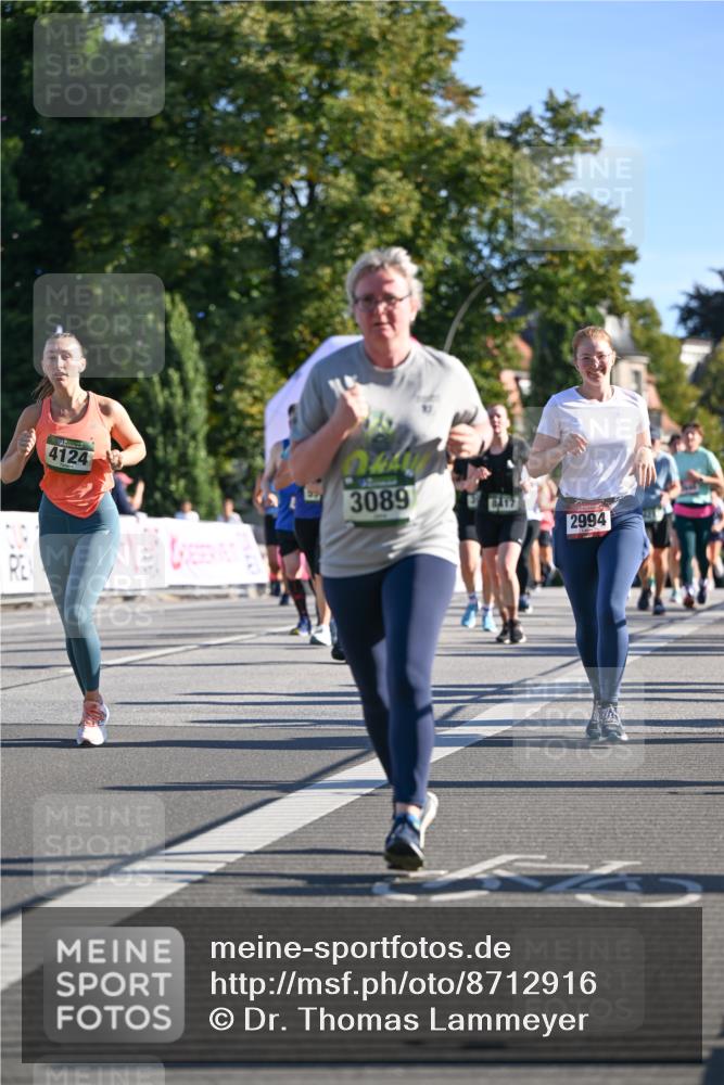 07.09.2025 - BARMER Alsterlauf Dr. Thomas Lammeyer http://msf.ph/oto/8712916 07.09.2025 09:43:27 Laufen 4124, 3089, 2994 meine-sportfotos.de