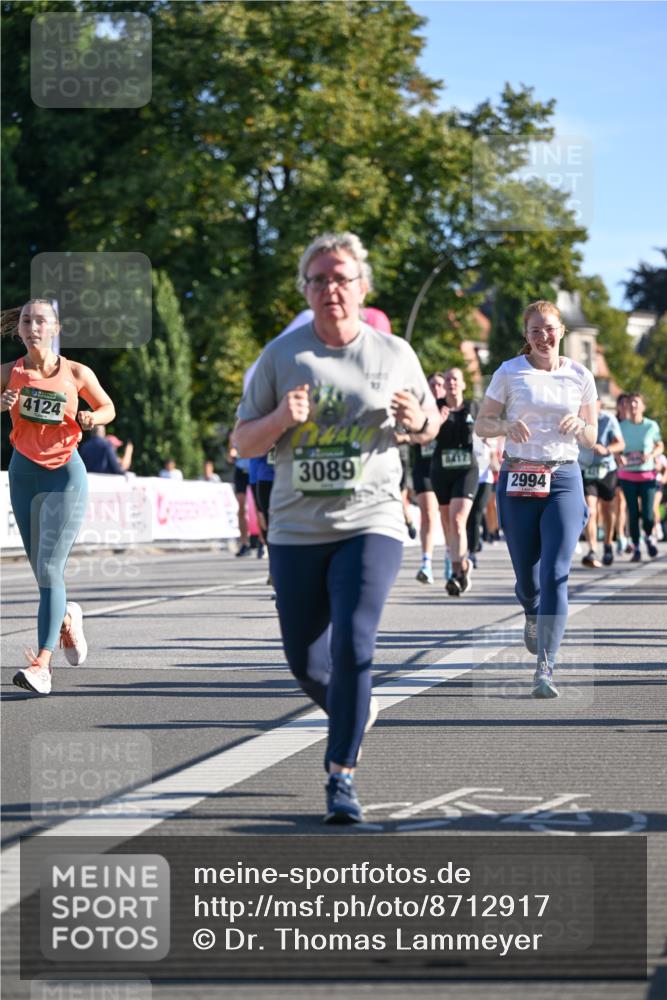07.09.2025 - BARMER Alsterlauf Dr. Thomas Lammeyer http://msf.ph/oto/8712917 07.09.2025 09:43:27 Laufen 4124, 8417, 3089, 2994 meine-sportfotos.de