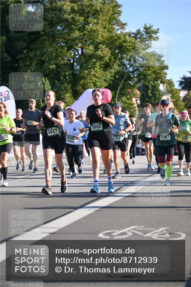 07.09.2025 - BARMER Alsterlauf Dr. Thomas Lammeyer http://msf.ph/oto/8712939 07.09.2025 09:43:31 Laufen 2372, 837, 62, 8417, 4796, 3902, 401, 2767, 2367, 4217, 6260 meine-sportfotos.de