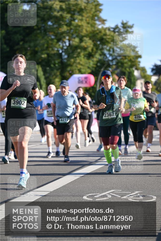 07.09.2025 - BARMER Alsterlauf Dr. Thomas Lammeyer http://msf.ph/oto/8712950 07.09.2025 09:43:33 Laufen 3902, 2367, 4217, 6260 meine-sportfotos.de