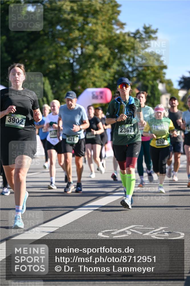 07.09.2025 - BARMER Alsterlauf Dr. Thomas Lammeyer http://msf.ph/oto/8712951 07.09.2025 09:43:33 Laufen 3902, 4217, 2367, 6260 meine-sportfotos.de