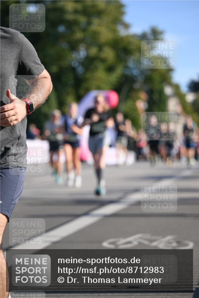 07.09.2025 - BARMER Alsterlauf Dr. Thomas Lammeyer http://msf.ph/oto/8712983 07.09.2025 09:43:38 Laufen  meine-sportfotos.de