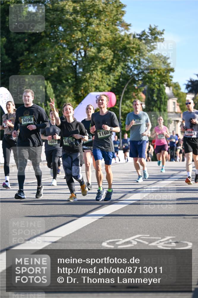 07.09.2025 - BARMER Alsterlauf Dr. Thomas Lammeyer http://msf.ph/oto/8713011 07.09.2025 09:43:44 Laufen 5896, 3807, 5893, 1160, 201, 5365, 2966 meine-sportfotos.de