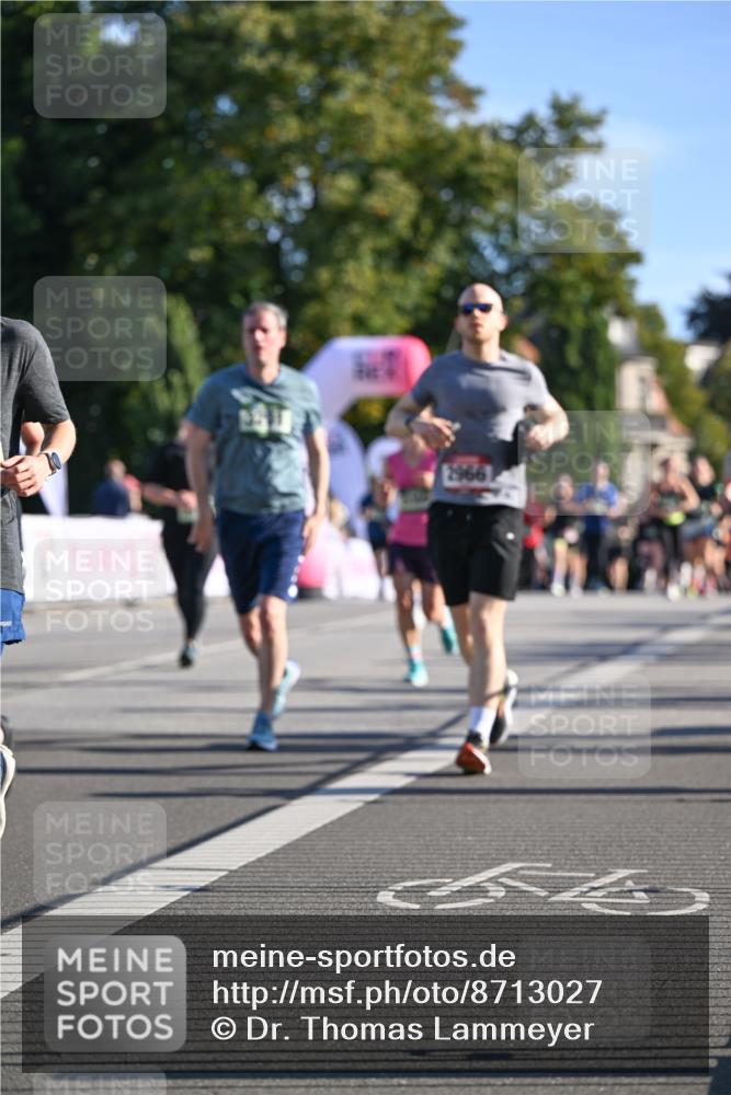 07.09.2025 - BARMER Alsterlauf Dr. Thomas Lammeyer http://msf.ph/oto/8713027 07.09.2025 09:43:46 Laufen 9962 meine-sportfotos.de