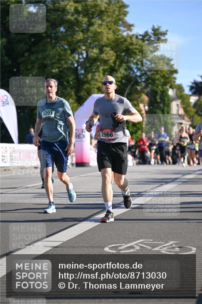 07.09.2025 - BARMER Alsterlauf Dr. Thomas Lammeyer http://msf.ph/oto/8713030 07.09.2025 09:43:47 Laufen 3201, 2966 meine-sportfotos.de