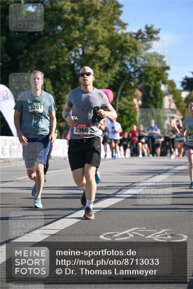 07.09.2025 - BARMER Alsterlauf Dr. Thomas Lammeyer http://msf.ph/oto/8713033 07.09.2025 09:43:47 Laufen 3201, 2966 meine-sportfotos.de
