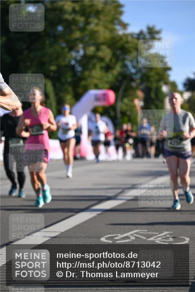 07.09.2025 - BARMER Alsterlauf Dr. Thomas Lammeyer http://msf.ph/oto/8713042 07.09.2025 09:43:49 Laufen 4256 meine-sportfotos.de