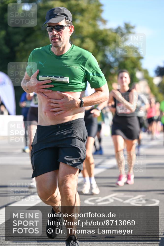 07.09.2025 - BARMER Alsterlauf Dr. Thomas Lammeyer http://msf.ph/oto/8713069 07.09.2025 09:43:57 Laufen 7 meine-sportfotos.de