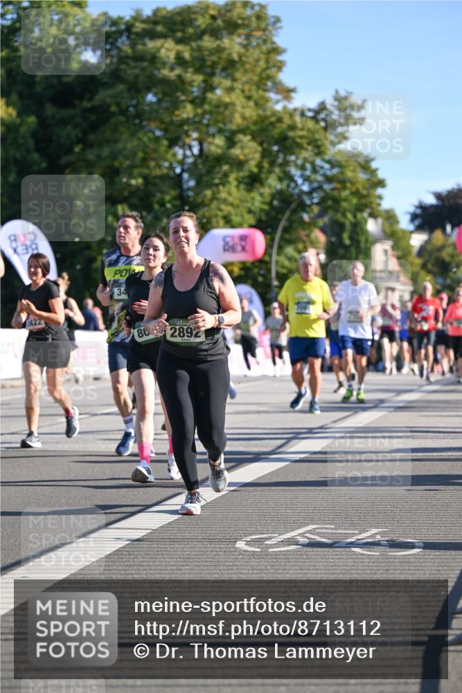 07.09.2025 - BARMER Alsterlauf Dr. Thomas Lammeyer http://msf.ph/oto/8713112 07.09.2025 09:44:05 Laufen 1422, 34, 80, 2892 meine-sportfotos.de