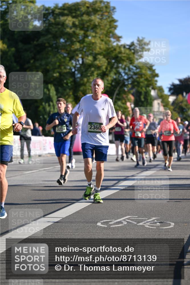 07.09.2025 - BARMER Alsterlauf Dr. Thomas Lammeyer http://msf.ph/oto/8713139 07.09.2025 09:44:09 Laufen 3224, 2360 meine-sportfotos.de