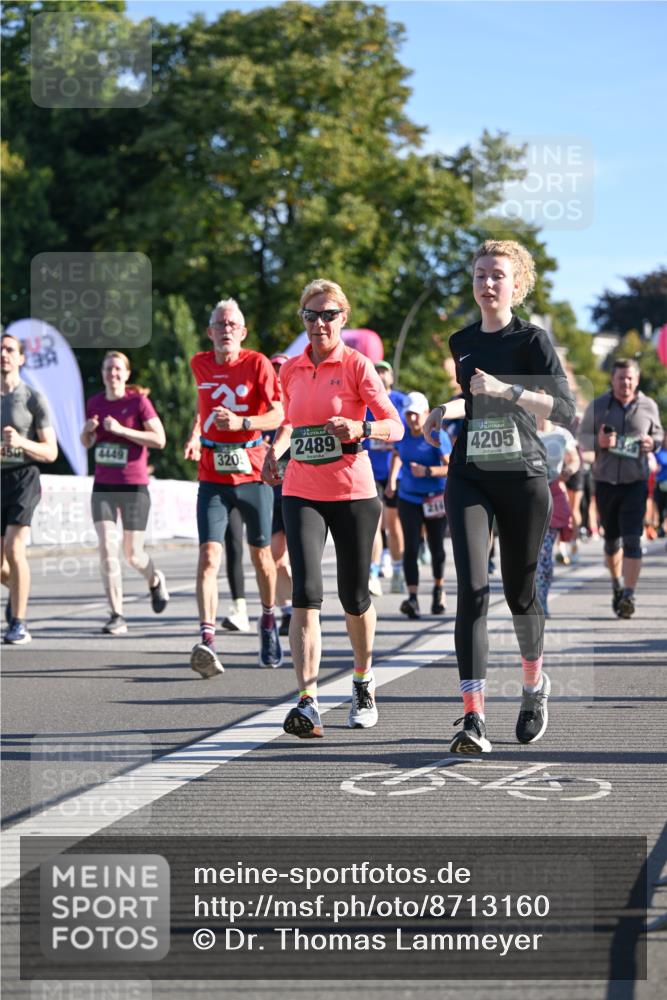 07.09.2025 - BARMER Alsterlauf Dr. Thomas Lammeyer http://msf.ph/oto/8713160 07.09.2025 09:44:13 Laufen 450, 4449, 320, 2489, 216, 4205 meine-sportfotos.de