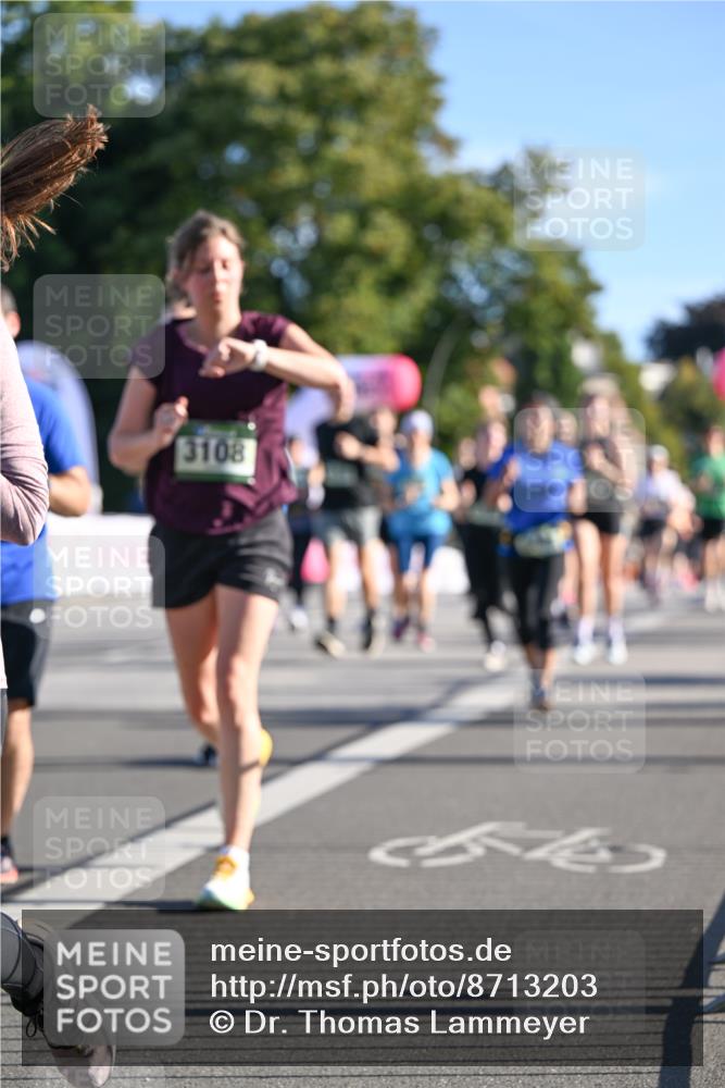 07.09.2025 - BARMER Alsterlauf Dr. Thomas Lammeyer http://msf.ph/oto/8713203 07.09.2025 09:44:20 Laufen 3108 meine-sportfotos.de