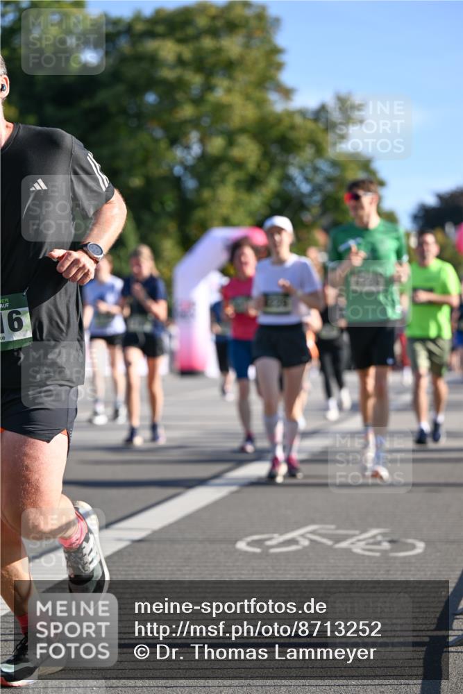 07.09.2025 - BARMER Alsterlauf Dr. Thomas Lammeyer http://msf.ph/oto/8713252 07.09.2025 09:44:27 Laufen 16 meine-sportfotos.de