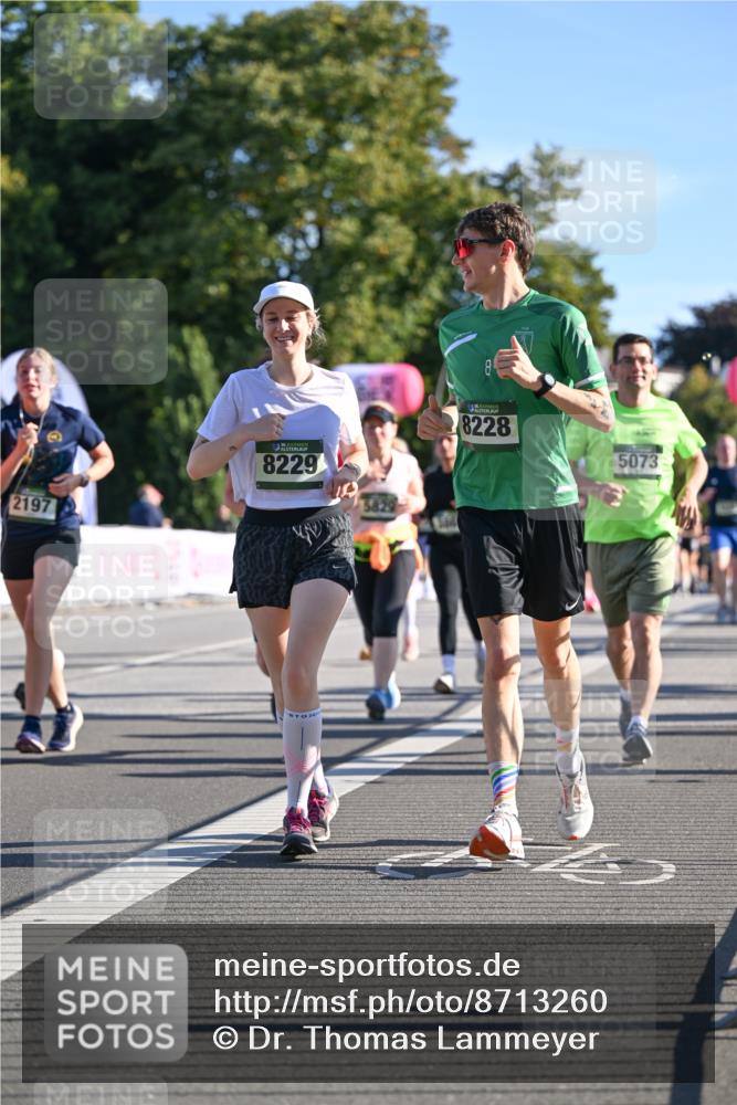 07.09.2025 - BARMER Alsterlauf Dr. Thomas Lammeyer http://msf.ph/oto/8713260 07.09.2025 09:44:28 Laufen 2197, 8229, 8228, 5073 meine-sportfotos.de