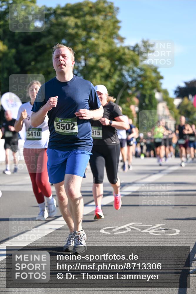 07.09.2025 - BARMER Alsterlauf Dr. Thomas Lammeyer http://msf.ph/oto/8713306 07.09.2025 09:44:36 Laufen 5410, 36, 5502, 915 meine-sportfotos.de