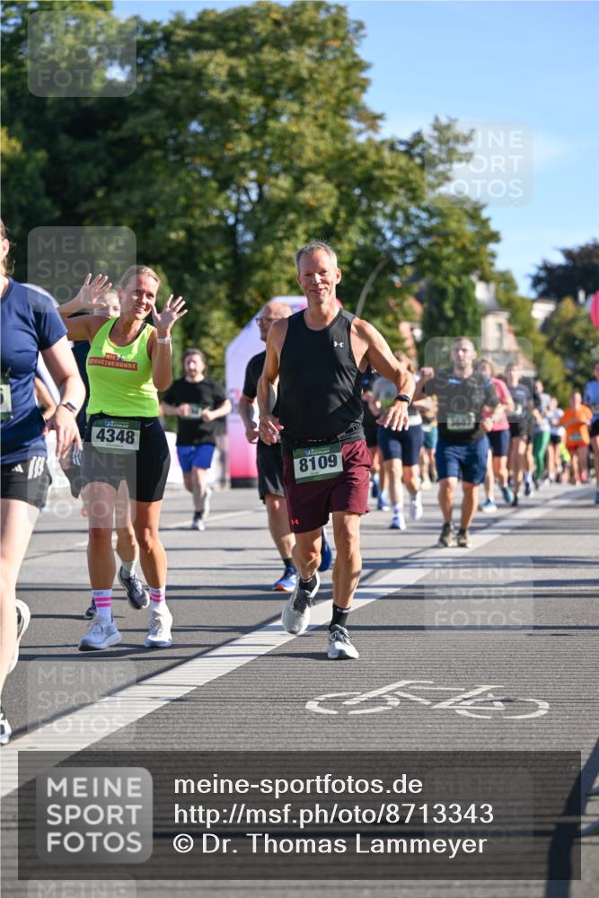 07.09.2025 - BARMER Alsterlauf Dr. Thomas Lammeyer http://msf.ph/oto/8713343 07.09.2025 09:44:42 Laufen 4348, 8109, 3687 meine-sportfotos.de