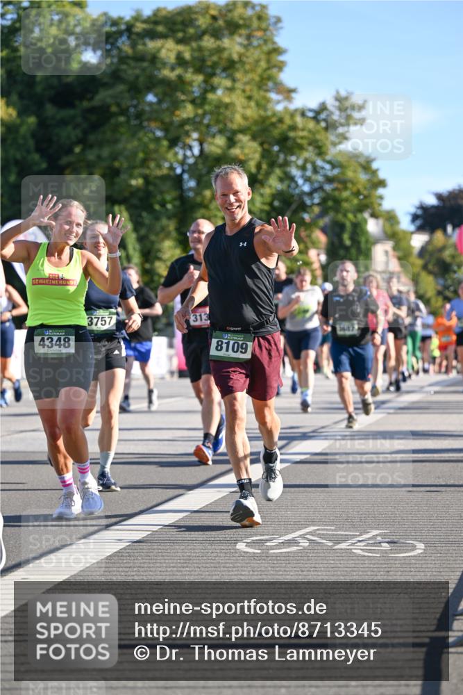 07.09.2025 - BARMER Alsterlauf Dr. Thomas Lammeyer http://msf.ph/oto/8713345 07.09.2025 09:44:42 Laufen 4348, 3757, 313, 8109 meine-sportfotos.de