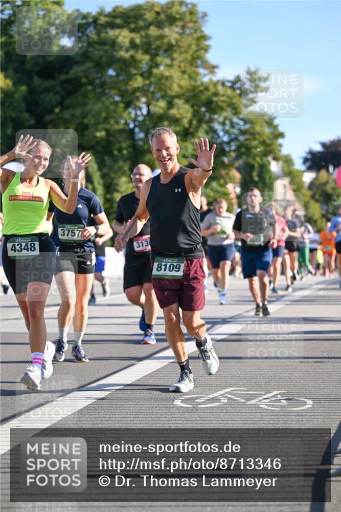 07.09.2025 - BARMER Alsterlauf Dr. Thomas Lammeyer http://msf.ph/oto/8713346 07.09.2025 09:44:43 Laufen 3, 4348, 3757, 313, 8109 meine-sportfotos.de