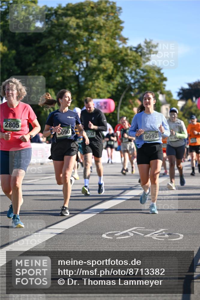 07.09.2025 - BARMER Alsterlauf Dr. Thomas Lammeyer http://msf.ph/oto/8713382 07.09.2025 09:44:48 Laufen 2805, 090, 3732, 6092, 8195 meine-sportfotos.de