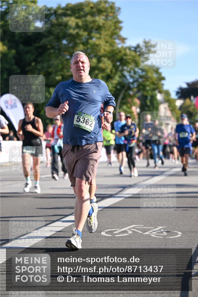 07.09.2025 - BARMER Alsterlauf Dr. Thomas Lammeyer http://msf.ph/oto/8713437 07.09.2025 09:44:57 Laufen 5362 meine-sportfotos.de