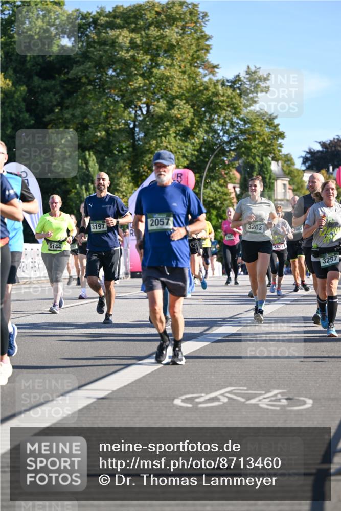 07.09.2025 - BARMER Alsterlauf Dr. Thomas Lammeyer http://msf.ph/oto/8713460 07.09.2025 09:45:01 Laufen 6144, 3197, 2057, 3203, 2907, 4421, 3883, 3257 meine-sportfotos.de
