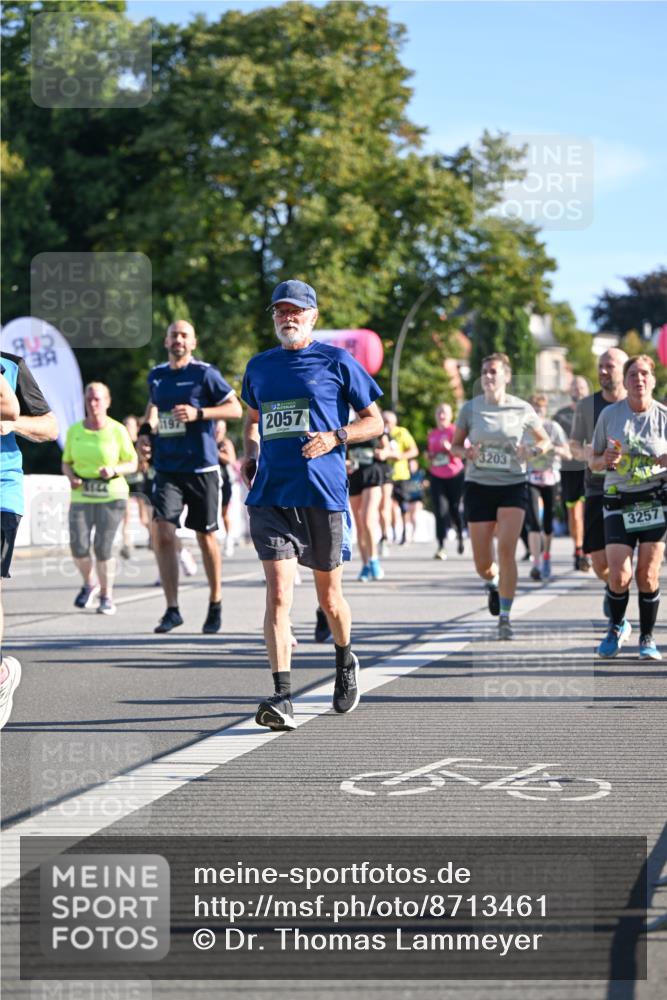 07.09.2025 - BARMER Alsterlauf Dr. Thomas Lammeyer http://msf.ph/oto/8713461 07.09.2025 09:45:01 Laufen 2057, 3203, 3257 meine-sportfotos.de