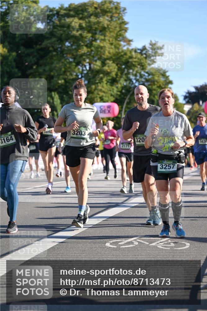 07.09.2025 - BARMER Alsterlauf Dr. Thomas Lammeyer http://msf.ph/oto/8713473 07.09.2025 09:45:04 Laufen 3164, 3203, 2171, 320, 3257, 5630 meine-sportfotos.de