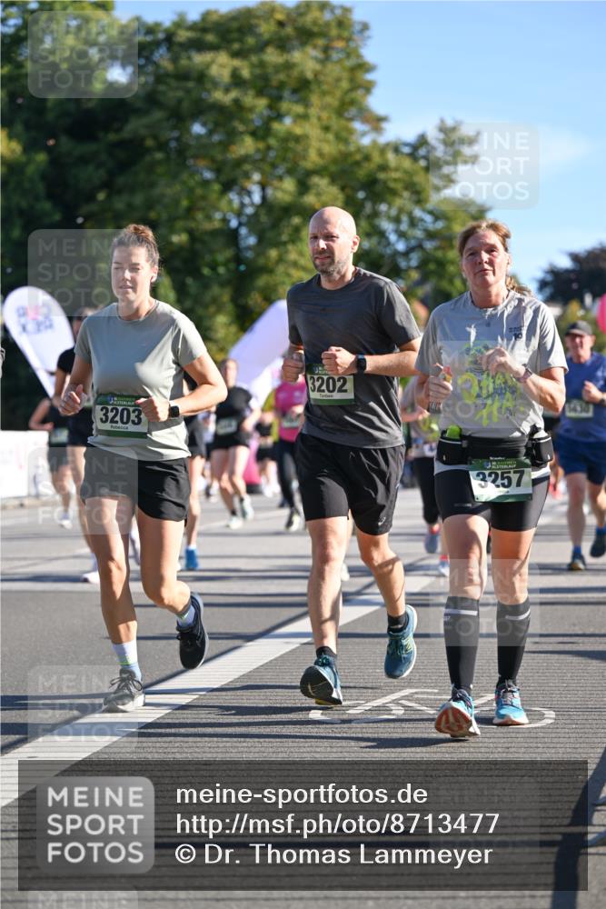 07.09.2025 - BARMER Alsterlauf Dr. Thomas Lammeyer http://msf.ph/oto/8713477 07.09.2025 09:45:04 Laufen 3203, 3202, 136, 3257 meine-sportfotos.de