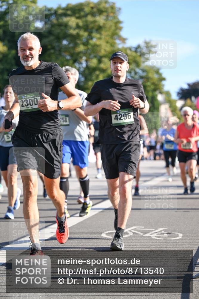 07.09.2025 - BARMER Alsterlauf Dr. Thomas Lammeyer http://msf.ph/oto/8713540 07.09.2025 09:45:15 Laufen 57, 36, 2300, 758, 4296 meine-sportfotos.de