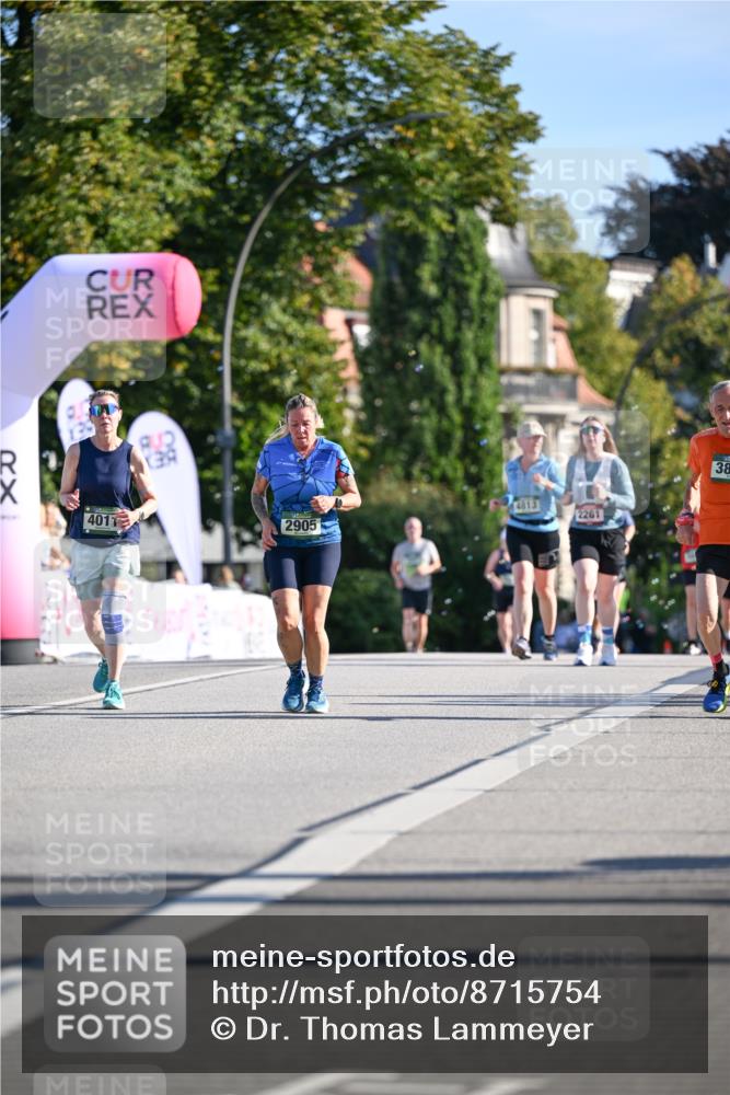 07.09.2025 - BARMER Alsterlauf Dr. Thomas Lammeyer http://msf.ph/oto/8715754 07.09.2025 09:51:53 Laufen 4011, 2905, 2261, 38 meine-sportfotos.de