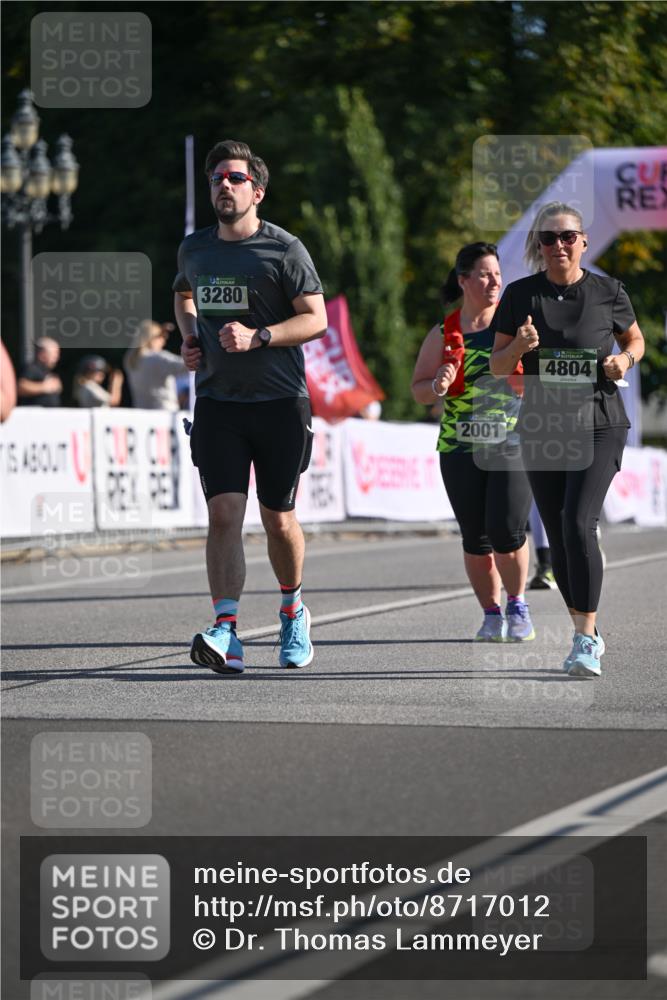 07.09.2025 - BARMER Alsterlauf Dr. Thomas Lammeyer http://msf.ph/oto/8717012 07.09.2025 09:57:00 Laufen 3280, 2001, 4804 meine-sportfotos.de
