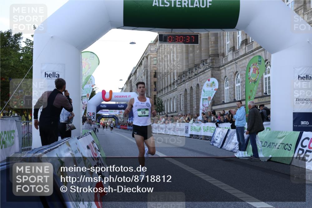 07.09.2025 - BARMER Alsterlauf Strokosch-Dieckow http://msf.ph/oto/8718812 07.09.2025 09:30:35 Ziel 16 meine-sportfotos.de