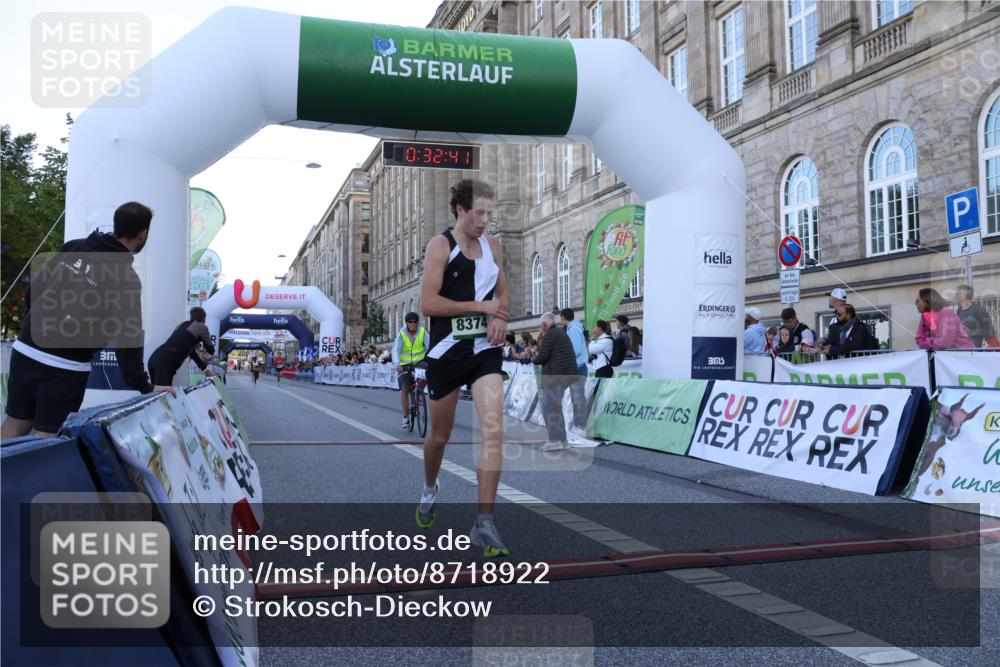 07.09.2025 - BARMER Alsterlauf Strokosch-Dieckow http://msf.ph/oto/8718922 07.09.2025 09:32:40 Ziel 21, 8354, 8374 meine-sportfotos.de