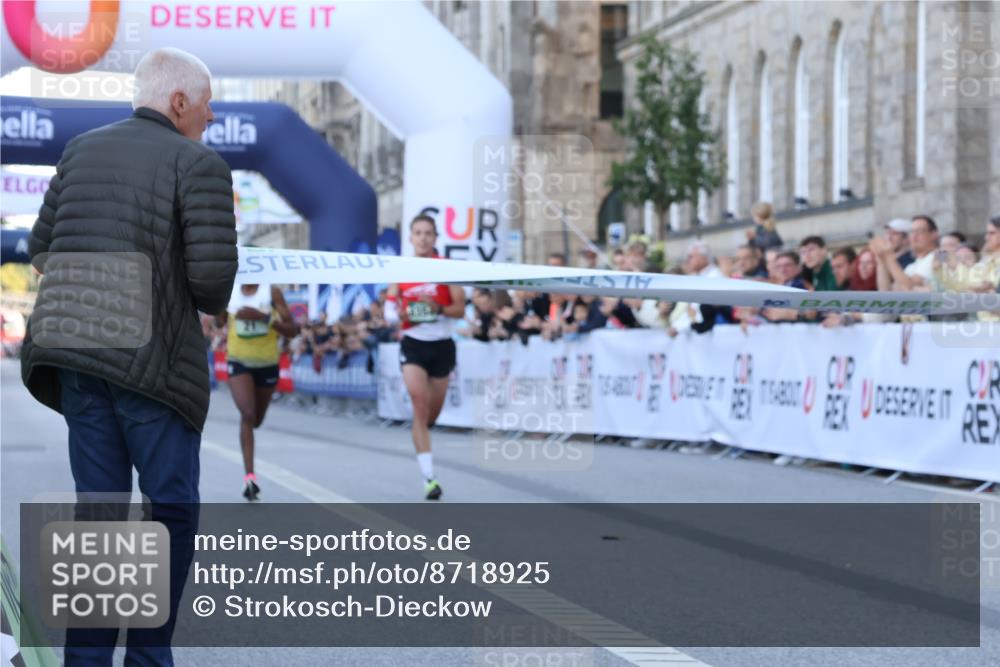 07.09.2025 - BARMER Alsterlauf Strokosch-Dieckow http://msf.ph/oto/8718925 07.09.2025 09:32:43 Ziel 21, 4118, 8354, 8374 meine-sportfotos.de