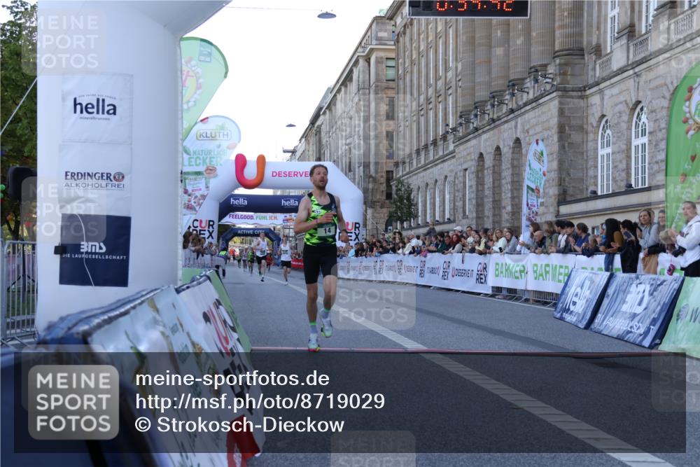 07.09.2025 - BARMER Alsterlauf Strokosch-Dieckow http://msf.ph/oto/8719029 07.09.2025 09:34:40 Ziel 14, 23, 4586, 5396, 5826 meine-sportfotos.de