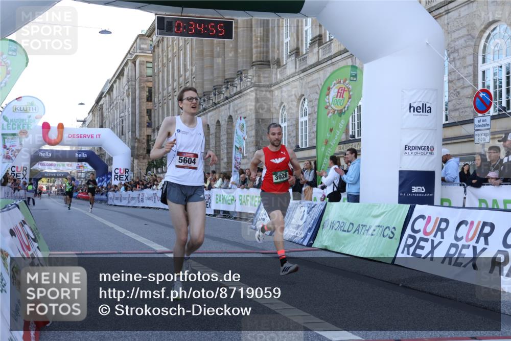 07.09.2025 - BARMER Alsterlauf Strokosch-Dieckow http://msf.ph/oto/8719059 07.09.2025 09:34:53 Ziel 3926, 4138, 4286, 5604, 5641, 8037 meine-sportfotos.de